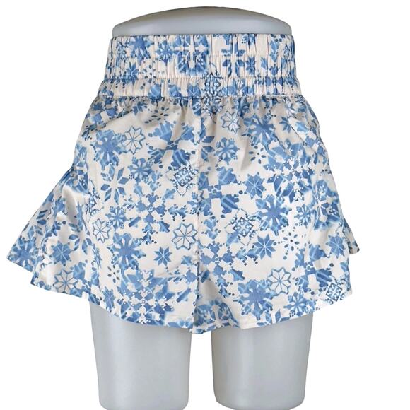 Free People Movement Women's LRG Arctic Snow Get Your Flirt On Shorts NWT - Picture 4 of 9
